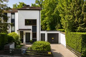 Ihr neues Zuhause im Grünen – Großzügiges Reihenendhaus mit sonnigem Garten – Die vollständige Adresse der Immobilie erhältst du vom Anbieter., 82166 Gräfelfing – Vorschaubild 1