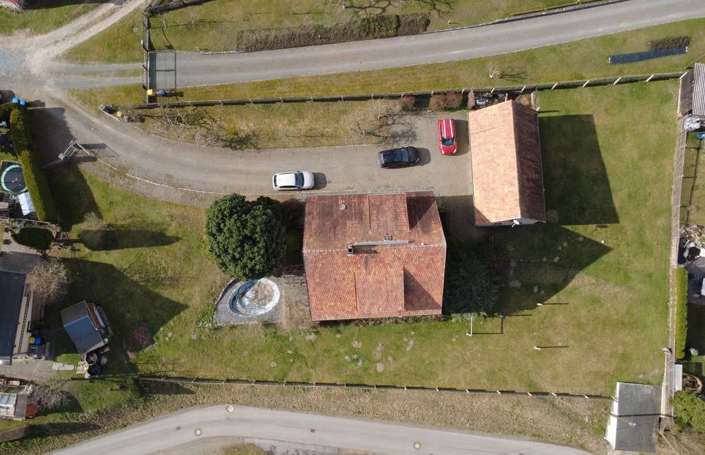 Immobilie in Berga/Elster - Großzügiges Haus mit Terrasse, Garten sowie Keller & Ausbaureserve in Berga-Wünschendorf - Bild 2