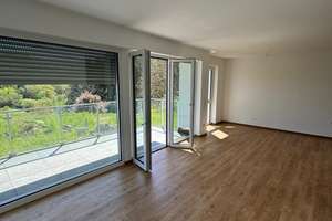 Neubau Erstbezug 83 qm EG 3 Zimmer-Wohnung mit Balkon und Panoramablick in Kernscheid ab sofort! – Im Holzgarten 17, 54296 Kernscheid, Trier – Vorschaubild 3