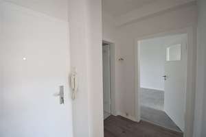 Auch als WG geeignet! Renovierte 2-Zi-Whg mit Balkon  – Kruppstr. 95, 40227 Oberbilk, Düsseldorf – Vorschaubild 2