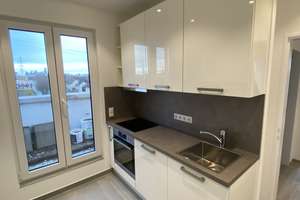 Super schöne 3-ZW,  Penthouse mit Skylineblick, moderne  Einbauküche, umlaufender Balkon – 65936 Sossenheim, Frankfurt am Main – Vorschaubild 2