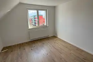 Kernsanierte 2-Zimmer-Dachgeschosswohnung in Köln Höhenberg – Nürnberger Straße 8, 51103 Köln – Vorschaubild 4