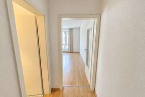 Stilvolle 2-Zimmer-Wohnung mit Einbauküche, Aufzug und Tiefgaragenstellplatz in zentraler Lage na... – 4105 Zentrum-Nord, Leipzig – Vorschaubild 2