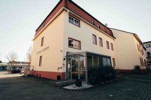 Attraktives Investment: Hotel mit Pachtvertrag, Parkplätzen & zentraler Lage – Die vollständige Adresse der Immobilie erhältst du vom Anbieter., 68723 Schwetzingen – Vorschaubild 2