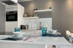 Inklusivmiete, Luxuriös möbliert & bestückt, Uni-nah, Balkon / Flat-rate, near university, balcony – Die vollständige Adresse der Immobilie erhältst du vom Anbieter., 40223 Bilk, Düsseldorf – Vorschaubild 3