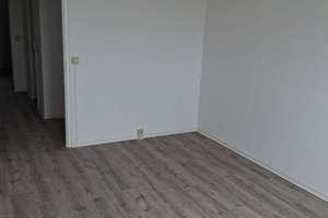 Gamigstraße 20 - helle 3 ZKB Wohnung im 11.OG -WBS- zu vermieten – Die vollständige Adresse der Immobilie erhältst du vom Anbieter., 1239 Prohlis-Nord, Dresden – Vorschaubild 4