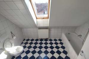 Gemütliche 2,5-Zimmer-Dachgeschosswohnung mit Stellplatz in begehrter Lage von Pfersee-Nord – Leonhard-Hausmann-Str. 45, 86157 Pfersee-Nord, Augsburg – Vorschaubild 11