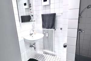 **SONNIGES SINGLE APARTMENT IM SANIERTEN ALTBAU MIT ERKER ** NÄHE FÜRSTENPLATZ ** – Remscheider Straße XX, 40215 Friedrichstadt, Düsseldorf – Vorschaubild 8