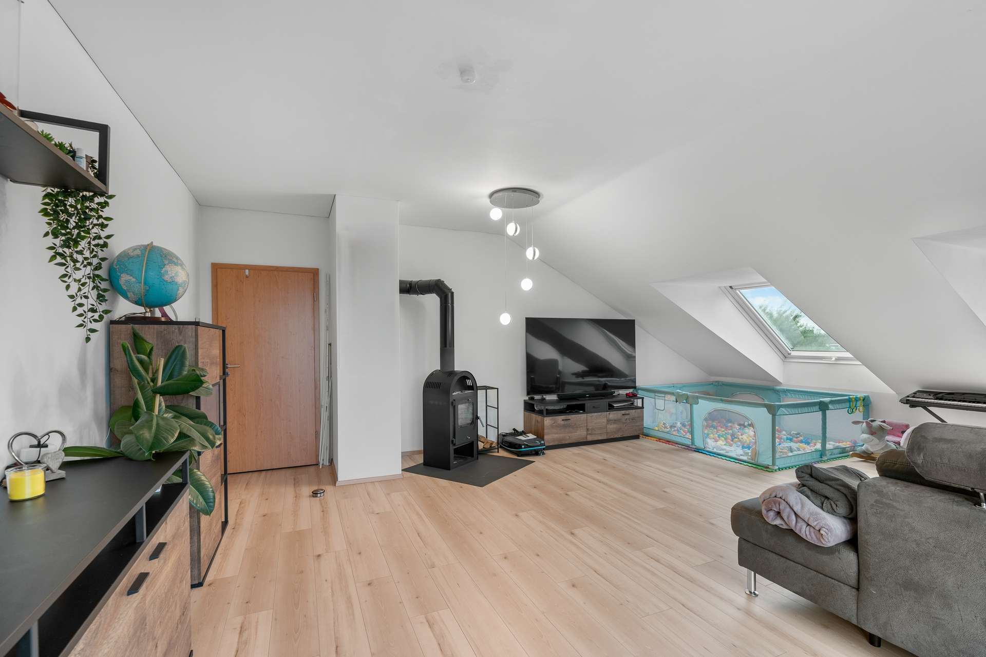 Immobilie in Bruckberg - ***Renovierte 4-Zimmer-Wohnung mit Balkon und Blick ins Grüne - stadtnah in Bruckberg*** - Bild 8