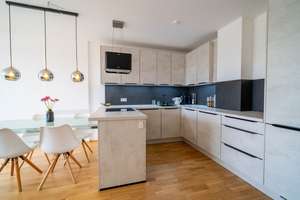 Helle 2-Zimmer-Wohnung mit hochwertiger Einbauküche