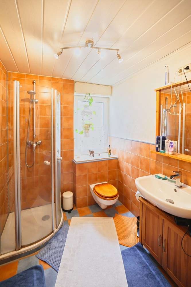 Immobilie in Lingerhahn - Gepflegtes Landhaus mit Nebengebäuden, Garten, Hof und Waldgrundstück in ruhiger Lage in Thörlingen - Bild 10