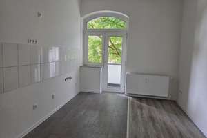 Frisch renovierte 2-Zimmer-Wohnung mit Altbaucharme *Balkon*