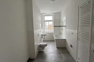 Zweitbezug nach San.! Kompakte 3-Zi. mit Einbauküche, Lam., Lift u. Wanne! – Tschaikowskistraße 29, 9130 Sonnenberg, Chemnitz – Vorschaubild 6