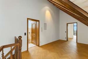 Großzügiges Einfamilienhaus mit Gewerbeoption in Neu-Anspach – 9 Zimmer, Balkon, Weitblick & Sauna – Die vollständige Adresse der Immobilie erhältst du vom Anbieter., 61267 Neu-Anspach – Vorschaubild 15