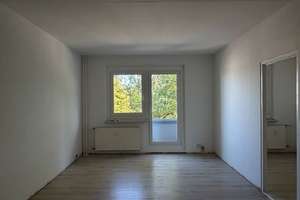 Charmante Wohnung für die kleine Familie - mit Balkon und Wannenbad!