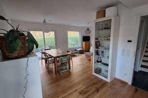 Neubau, schönes, direkt am Stadtpark gelegenes 5-Zimmer-Haus München Pasing mit Garten u Einbauküche – Am Stadtpark 35e, 81243 Pasing, München – Vorschaubild 1