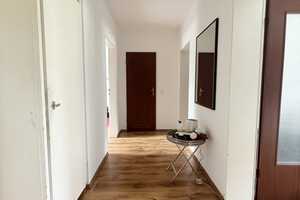 Helle 3-Zimmer-Stadtwohnung mit Balkon – 3. OG – ca. 71 m² – Essen – Vorschaubild 2