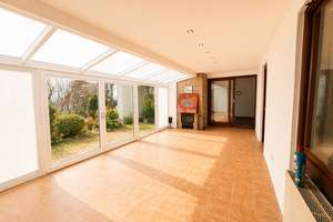 Ein Zuhause der Extraklasse – Exklusiver Bungalow mit außergewöhnlichem Wohnflair – Die vollständige Adresse der Immobilie erhältst du vom Anbieter., 95100 Selb – Vorschaubild 13