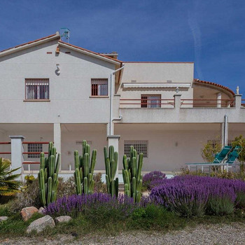 Charmantes freistehendes Chalet mit Meerblick in La Pobla de Montornés