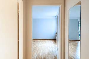 Licht. Ruhe. Lebensqualität. Perfekt geschnittene 2-Zimmer-Wohnung mit Balkon in Lichterfelde – Die vollständige Adresse der Immobilie erhältst du vom Anbieter., 12209 Lichterfelde, Berlin – Vorschaubild 4