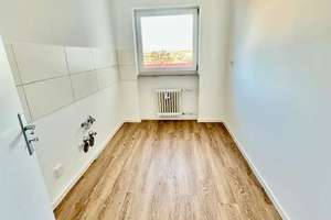 Helle, umfangreich renovierte 2-Zimmerwohnung (5. Etage) mit Balkon & Fahrstuhl, zentrale Lage – Daimlerstrasse 2, 65197 Rheingauviertel / Hollerborn, Wiesbaden – Vorschaubild 8