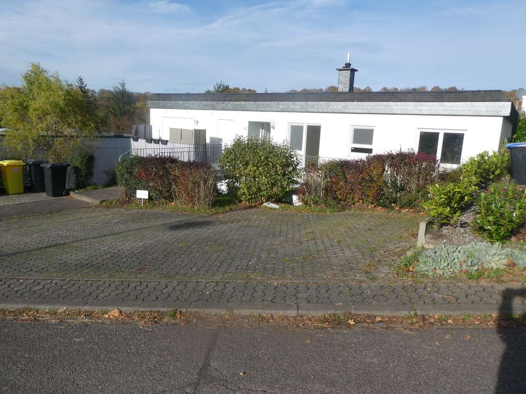 Gemütliche Wohnung mit eigenem Garten in schöner Lage von Trier-Ruwer
mit viel Grün