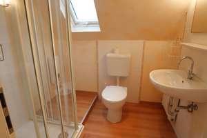 Helle 2-Zimmer-Dachgeschosswohnung mit Einbauküche und großem Dachboden in Düsseldorf-Wittlaer – Bockumer Straße 43, 40489 Wittlaer, Düsseldorf – Vorschaubild 6