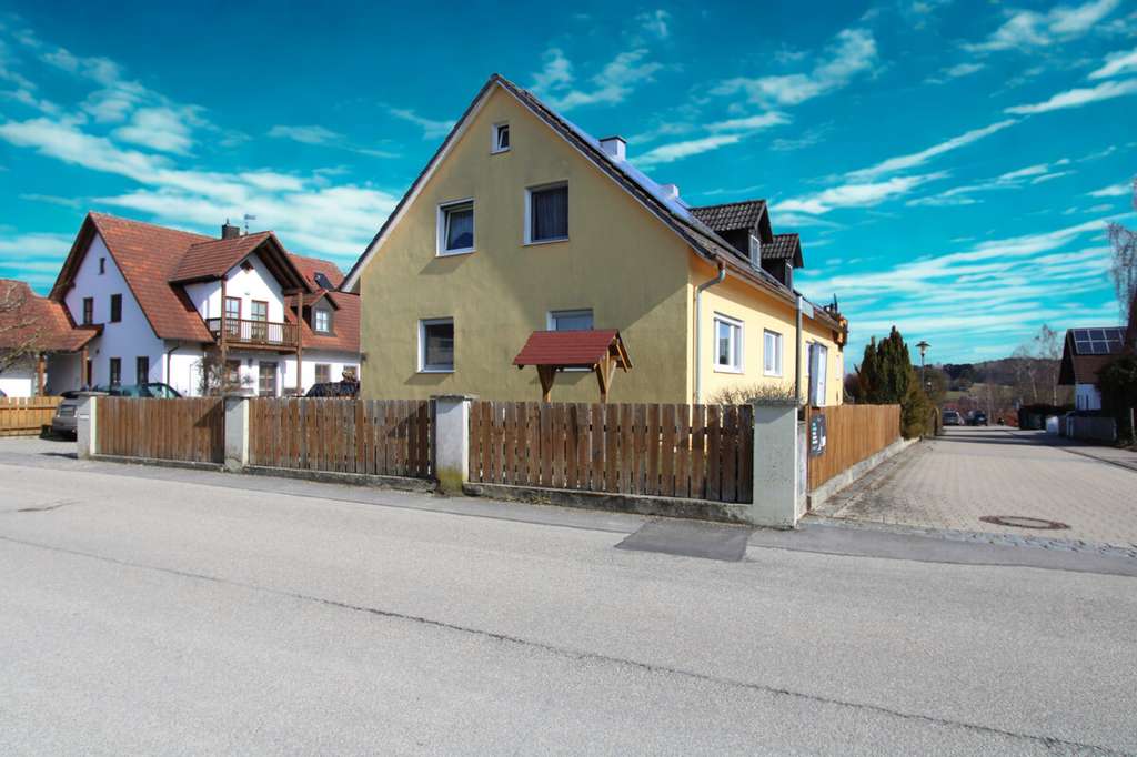 Immobilie in Nandlstadt - Freistehendes Einfamilienhaus mit traumhaftem Weitblick über Nandlstadt - Bild 1