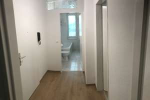 Großzügige Single-Wohnung, mit Balkon, Nähe Park Nerotal, ab Mai frei – Stiftstraße 2, 65183 Mitte, Wiesbaden – Vorschaubild 8