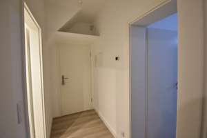 BEZUGSFREI! Saniertes Apartment mit moderner Ausstattung & Wohnküche – Siemensstraße 44, 40227 Oberbilk, Düsseldorf – Vorschaubild 2