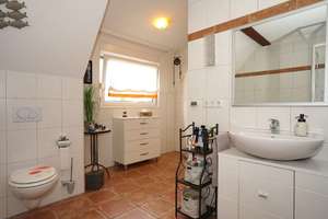 Großzügige 4-Zimmer-Dachgeschosswohnung mit 2 Balkonen in Leverkusen-Schlebusch! – Die vollständige Adresse der Immobilie erhältst du vom Anbieter., 51375 Schlebusch, Leverkusen – Vorschaubild 8