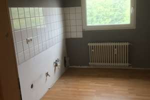 Schöne und gut geschnittene 3-Zimmer-Dachgeschosswohnung in Remscheid – Stauffenbergstraße 19, 42857 Vieringhausen, Remscheid – Vorschaubild 4