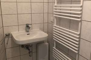 Perfekt geschnittene 2,5 Zi- Wohnung mit EBK ruhige Lage – Die vollständige Adresse der Immobilie erhältst du vom Anbieter., 51107 Ostheim, Köln – Vorschaubild 2