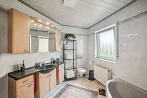Viel Platz für Familie & Generationen – Wohnhaus mit ca. 290 m² Wohnfläche – Die vollständige Adresse der Immobilie erhältst du vom Anbieter., 56427 Siershahn – Vorschaubild 12