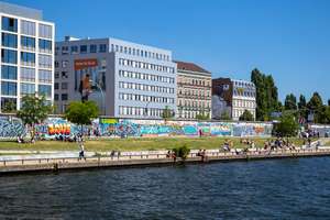 East Side Gallery: Bezugsfreie luxus 2-Zi Neubauwohnung mit 2 Balkonen zum Verkauf in Friedirichshai – Die vollständige Adresse der Immobilie erhältst du vom Anbieter., 10243 Friedrichshain, Berlin – Vorschaubild 15