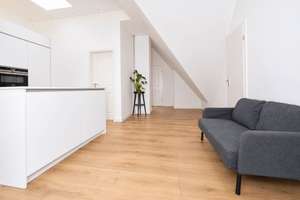 3-4 Zimmer Dachgeschosswohnung mit Balkon und Fahrstuhl – 10587 Charlottenburg, Berlin – Vorschaubild 21