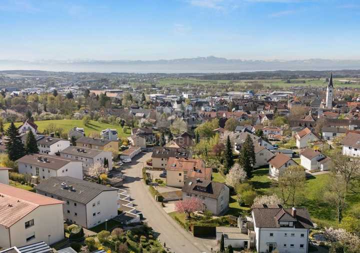 Platz für all Ihre Träume – Teilsaniertes Wohnhaus mit drei Einheiten im schönen Markdorf