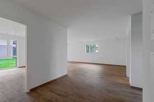 Exklusive 4-Zimmer-Wohnung mit Terrasse und eigenem Gartenanteil! – Gelnhäuser Straße 66, 63505 Main-Kinzig-Kreis – Vorschaubild 1