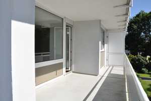 Lichtdurchflutet: Helle 3-Zimmer-Wohnung mit EBK, Sonnenbalkon, Garage und Lift! – Düsseldorf – Vorschaubild 15