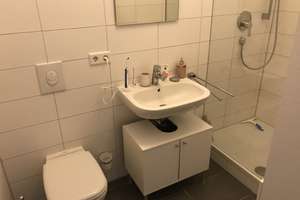Stilvolle, gepflegte 1-Zimmer-Wohnung mit Balkon und EBK in Erlangen – Gebbertstr. 38, 91052 Stubenloh, Erlangen – Vorschaubild 4