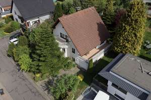 Individuelles 8 Zimmer Wohnhaus in ruhiger Lage mit Garten für die große Familie! – Die vollständige Adresse der Immobilie erhältst du vom Anbieter., 56479 Seck – Vorschaubild 2