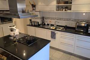 Modernisierte Doppelhaushälfte mit Einliegerwohnung, großem Garten, Terrasse und Garage – Im Ährenfeld 4, 47228 Hochemmerich, Duisburg – Vorschaubild 9