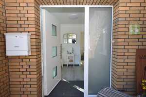 Liebevoll saniertes Mehrfamilienhaus mit 4 schönen Wohnungen, 6 Garagen + großer Scheune. – Peine (Kreis) – Vorschaubild 8