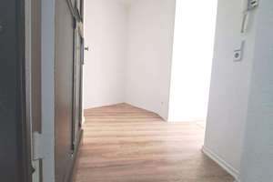zentrale 2-Zimmer-Wohnung mit französischem Balkon – Halberstädter Str. 46, 39112 Sudenburg, Magdeburg – Vorschaubild 4
