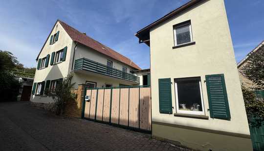 Bild von Freistehendes Generationenhaus mit großer Hof und Nebengebäude