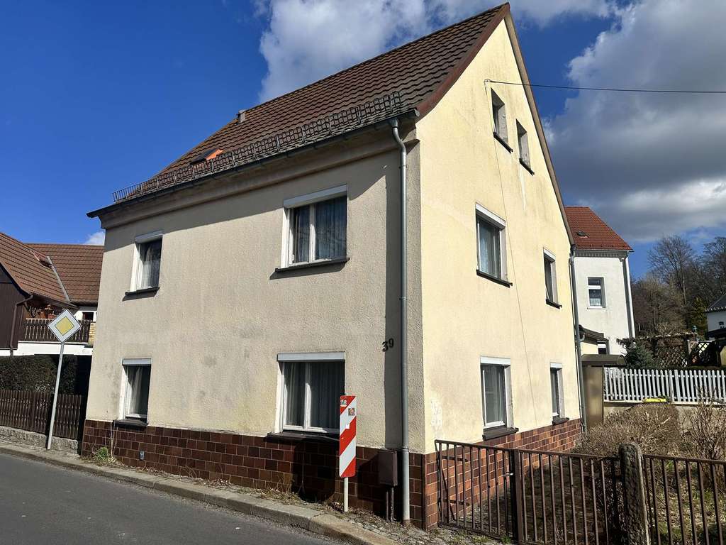 Immobilie in Pulsnitz - Einfamilienhaus als Sanierungsobjekt - Sanieren, einziehen, ankommen - Bild 2