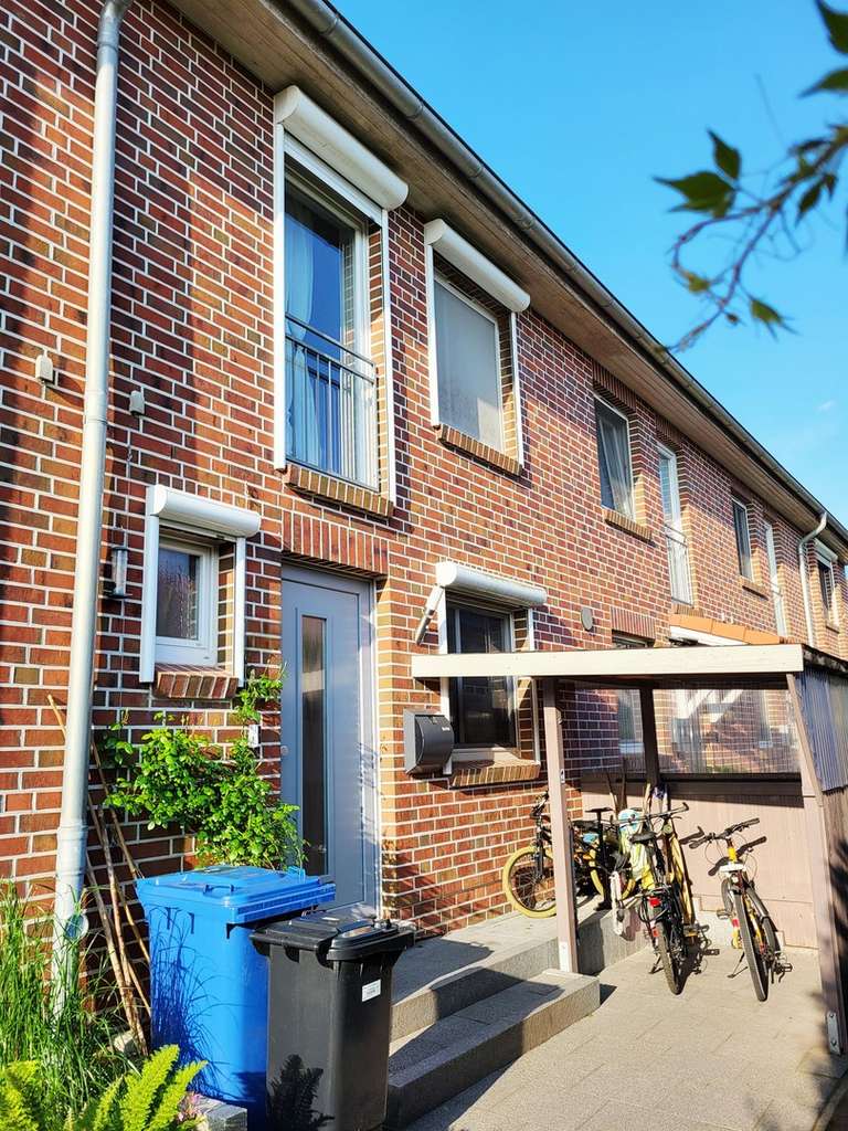 Familienfreundliches Reihenhaus - 6 Zimmer - zentral und doch ruhig gelegen BJ 2010