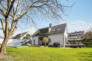 Exklusives Einfamilienhaus mit Pool und großzügigem Garten – Köln – Vorschaubild 2