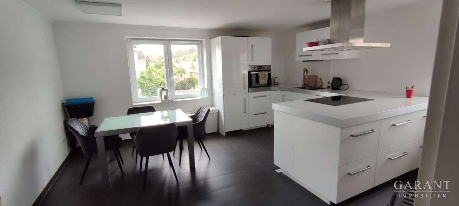 Immobilie in Fuchstal - Drei-Parteien-Haus als lukrative Kapitalanlage oder zur Eigennutzung - Bild 2