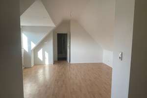 Charmante, helle 2-Zimmer-Maisonette-Wohnung in direkter Rheinnähe – Düsseldorfer Str. 142, 51063 Mülheim (Ortsteil), Köln – Vorschaubild 1